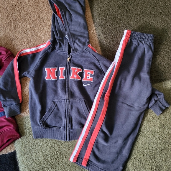 Nike red boys lot 4t toddler - Picture 3 of 6